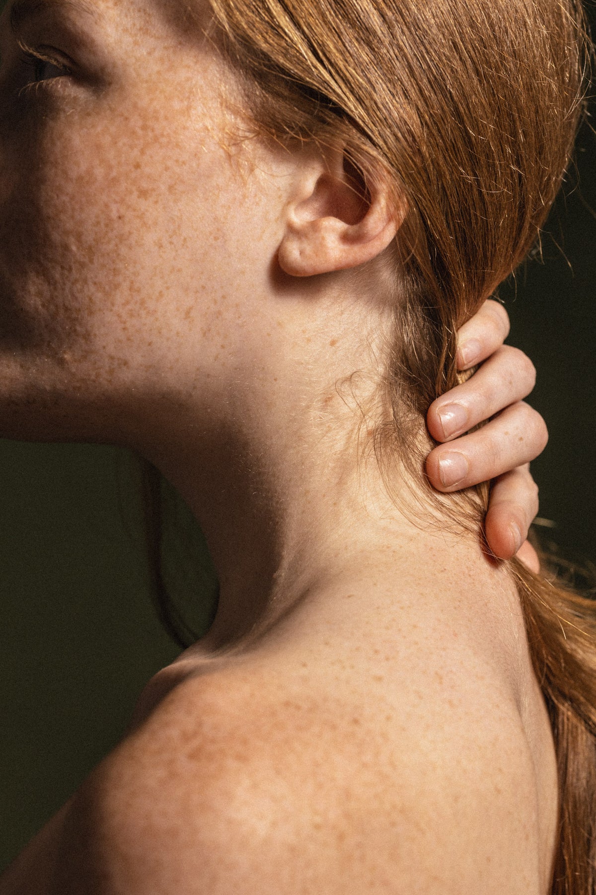 Skin Handbook: Caring for Redness and Discoloration with fjör