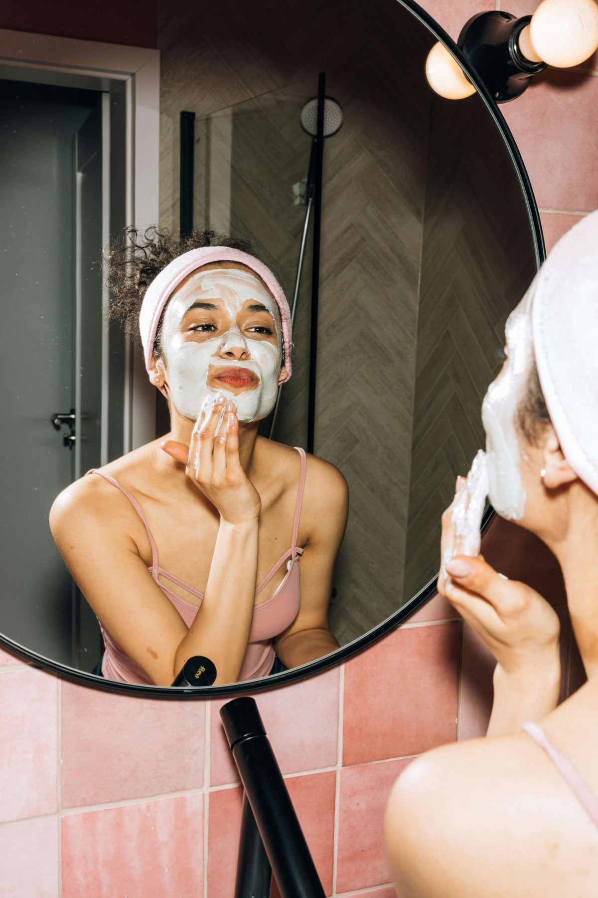 Why Should Your AM Skincare Routine Be Different from Your PM Routine?